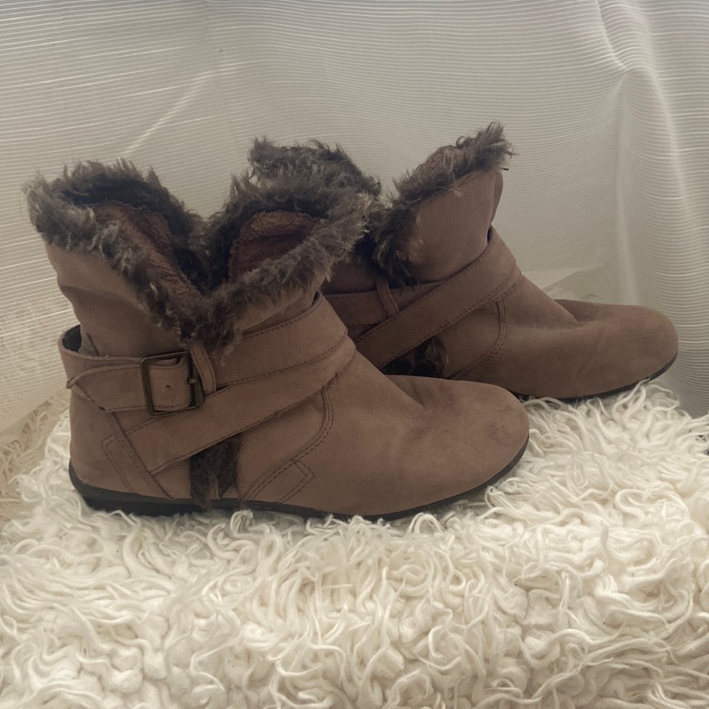 Suede light brown boots